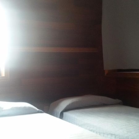 פאמארה Sunset Inn מראה חיצוני תמונה