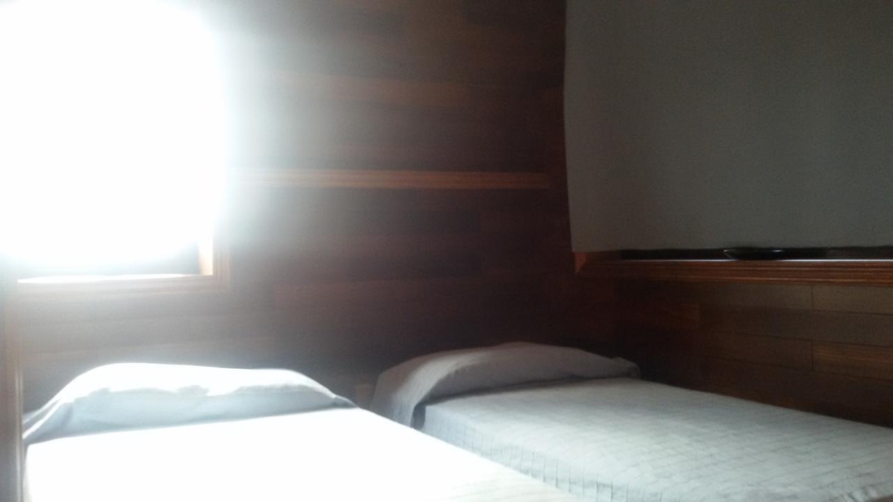 פאמארה Sunset Inn מראה חיצוני תמונה